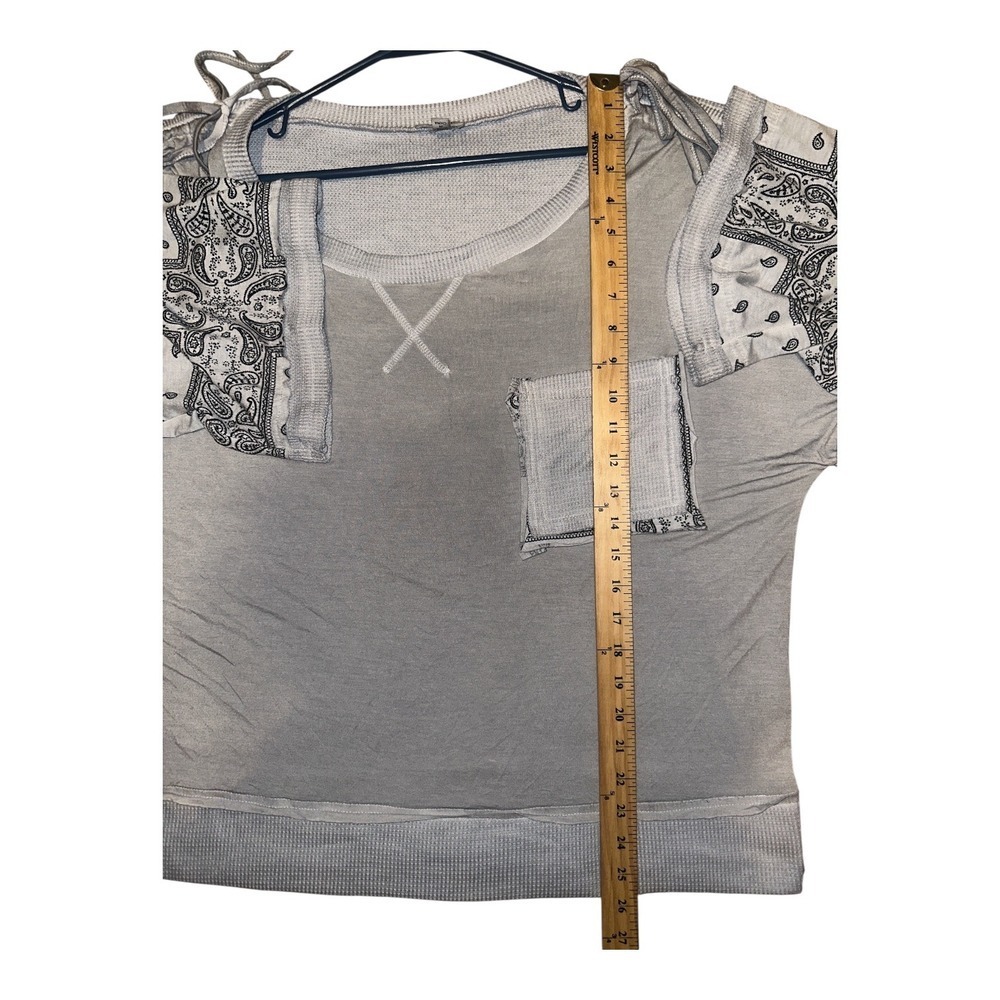 POL Gray Oversized Bandana Print Top, Large - Picture 7 of 8
